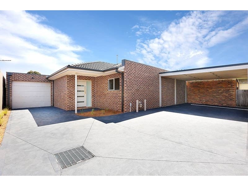 2/24 Waratah Street, Thomastown VIC 3074