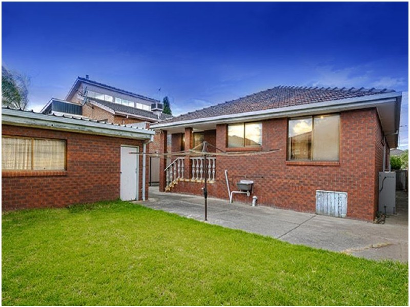 126 Barry Road, Thomastown VIC 3074