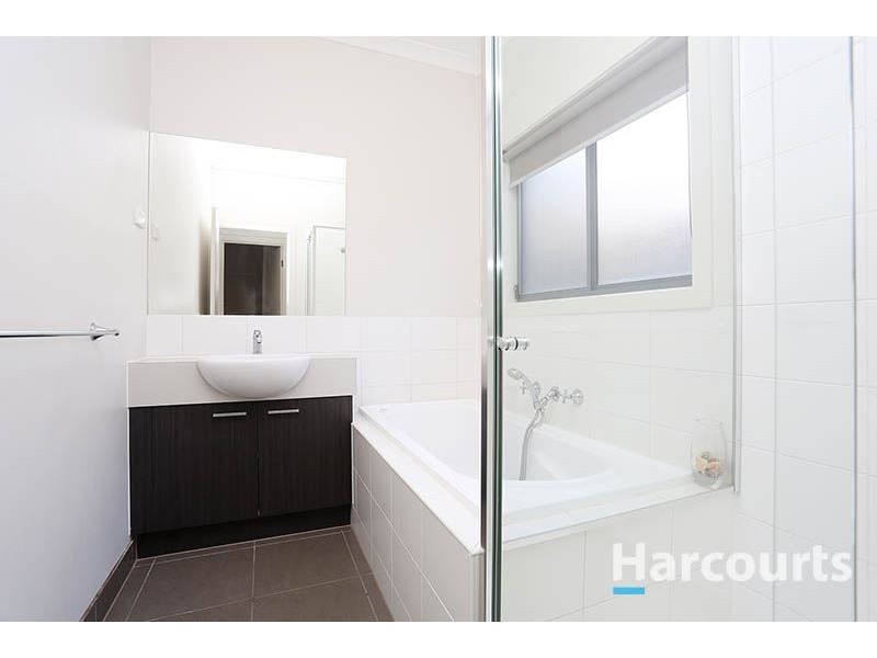 9 Deliza Walk, South Morang VIC 3752