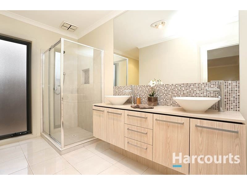 33 Hathfelde Boulevard, Mernda VIC 3754