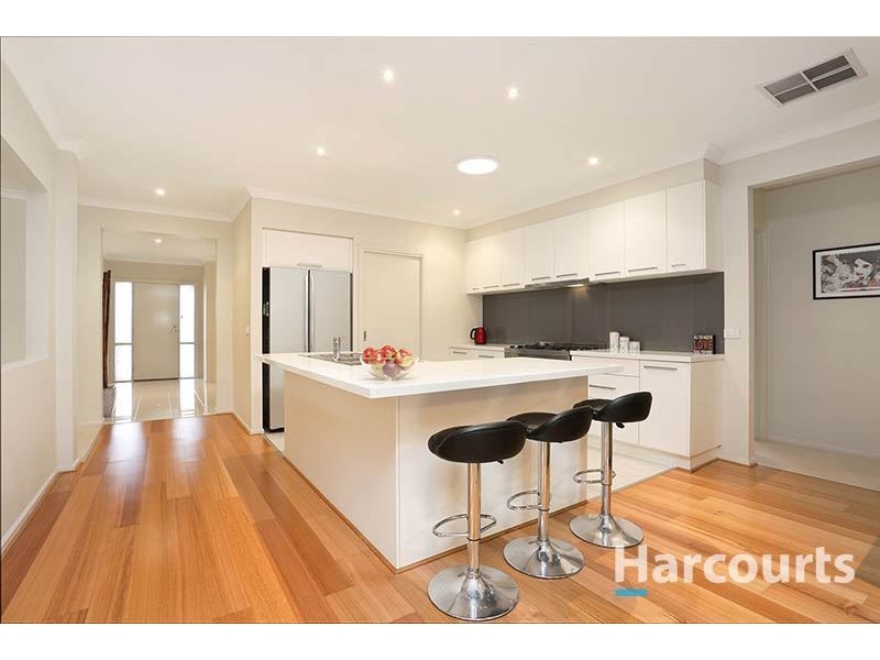 33 Hathfelde Boulevard, Mernda VIC 3754