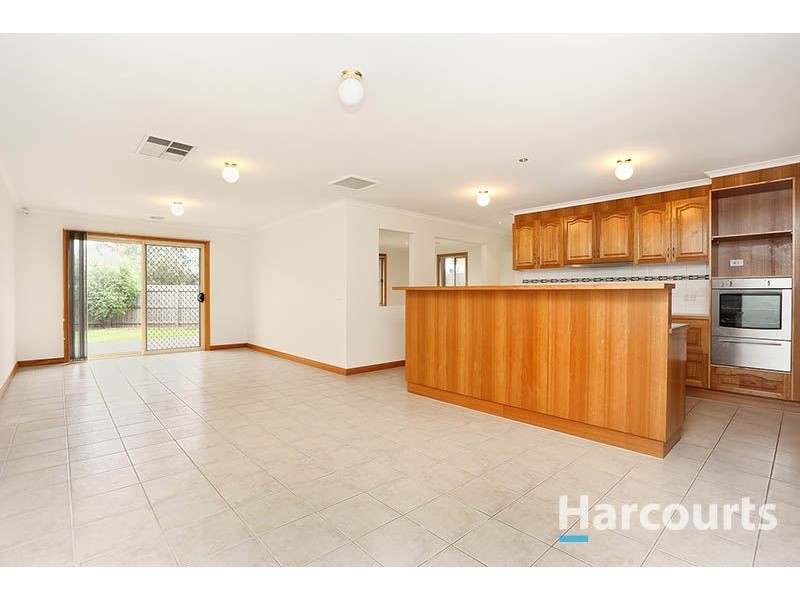 24 Ellendale Way, South Morang VIC 3752