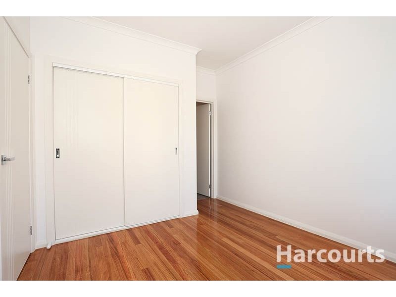 2/18 Prince Andrew Avenue, Lalor VIC 3075