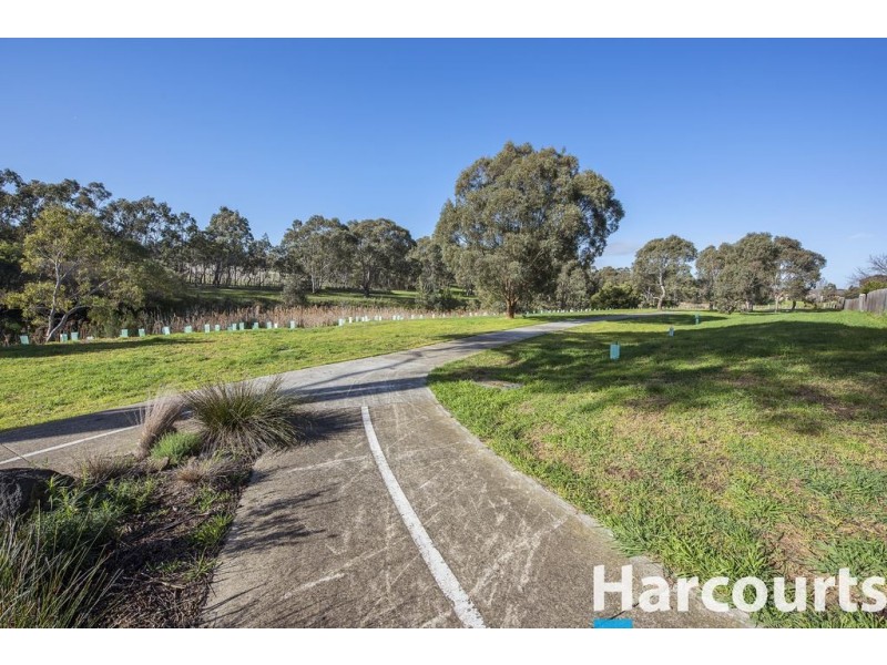 10 Purinuan  Road, Reservoir VIC 3073