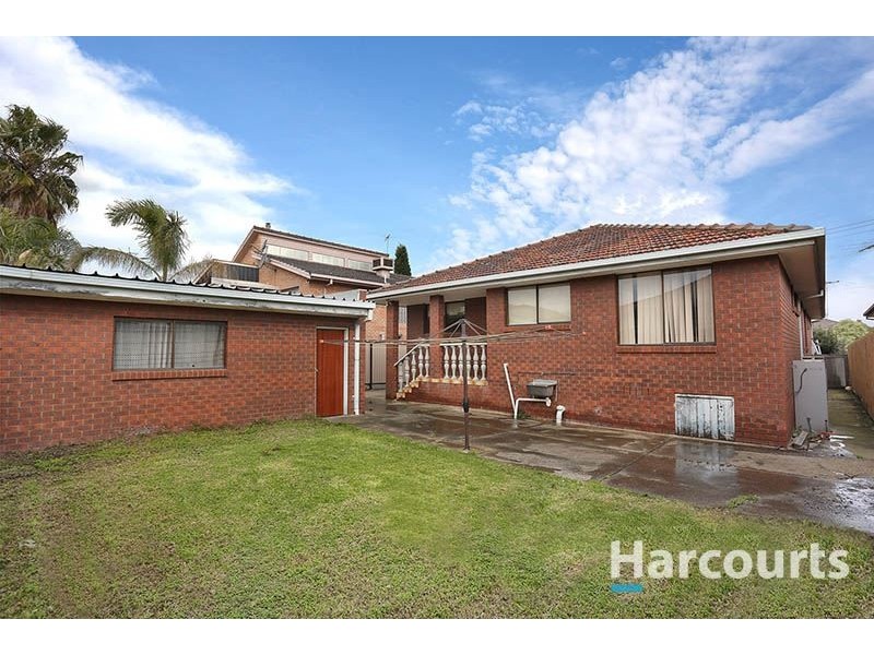 126 Barry Road, Thomastown VIC 3074