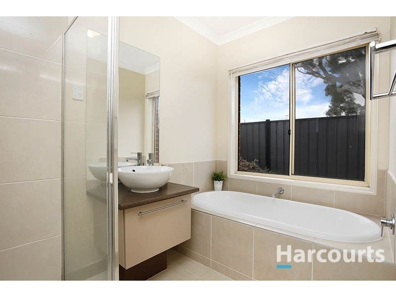 32 Blaimore Way, Mernda VIC 3754