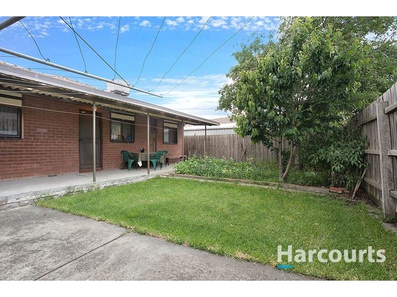14 Charlton Place, Thomastown VIC 3074