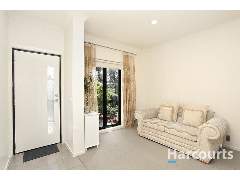 34 Grenville Walk, Lalor VIC 3075