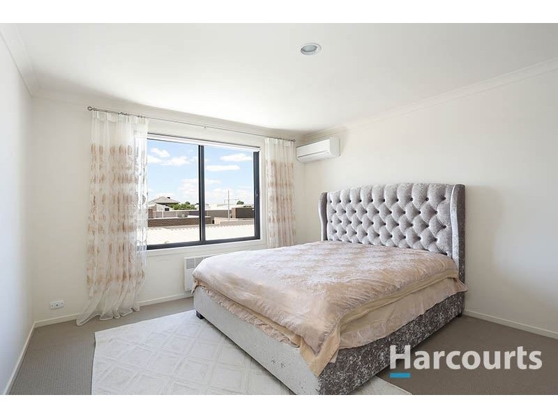 34 Grenville Walk, Lalor VIC 3075