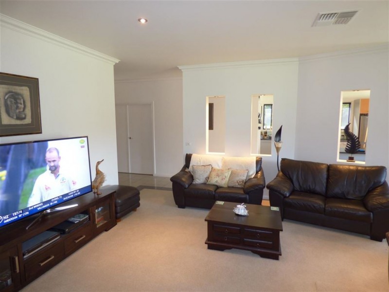 17 The Avenue, Warracknabeal VIC 3393