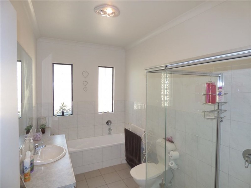 17 The Avenue, Warracknabeal VIC 3393