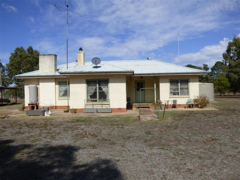 14 Rueben Burns Road, Edenhope VIC 3318