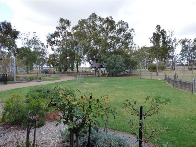 765 Hickeys Road, Wonwondah VIC 3401