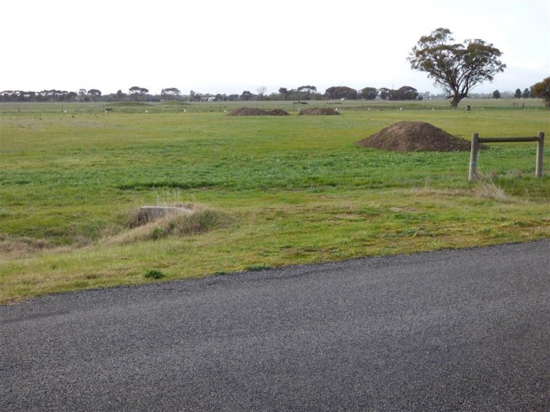 77 Kokoda Drive, Haven VIC 3401