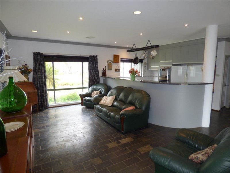 199 Lake Street, Edenhope VIC 3318