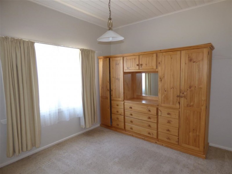 16 Edinburgh Road, Edenhope VIC 3318