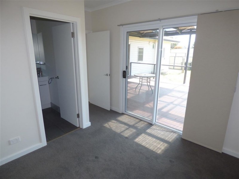 32 Edinburgh Road, Edenhope VIC 3318