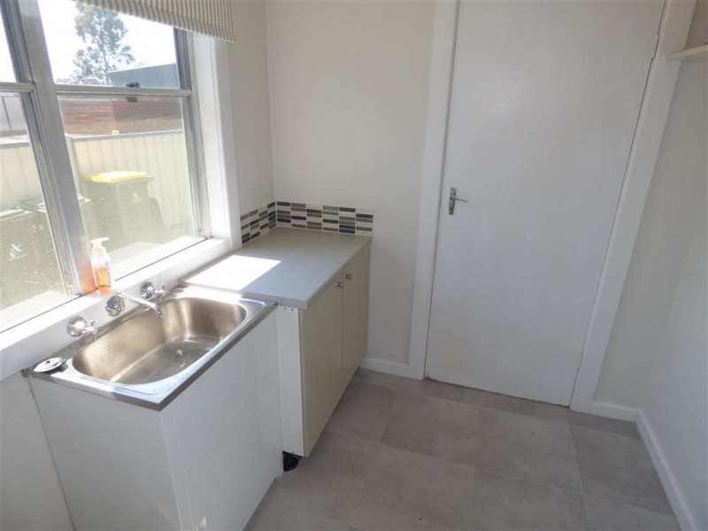 32 Edinburgh Road, Edenhope VIC 3318