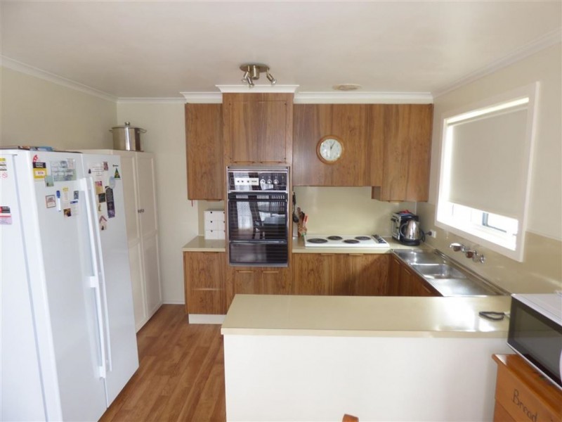 136 Elizabeth Street, Edenhope VIC 3318