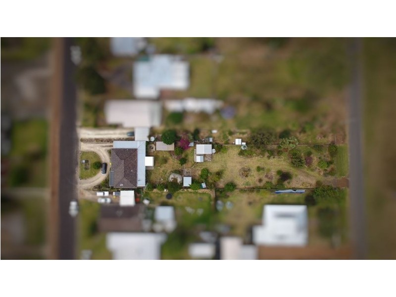 28 Wannon Ave, Edenhope VIC 3318