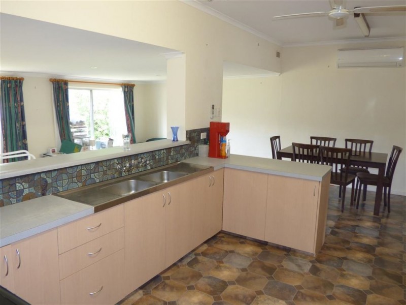 28 Wannon Ave, Edenhope VIC 3318