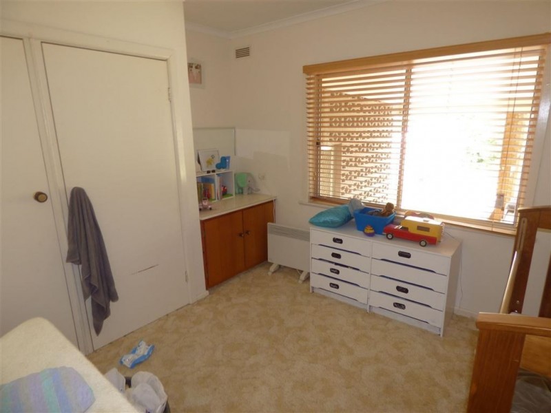 28 Wannon Ave, Edenhope VIC 3318