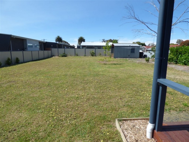 32 Edinburgh Road, Edenhope VIC 3318