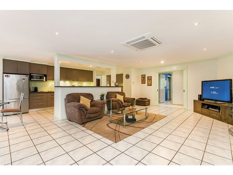 11 McIntosh Road, Chilcotts Grass NSW 2480