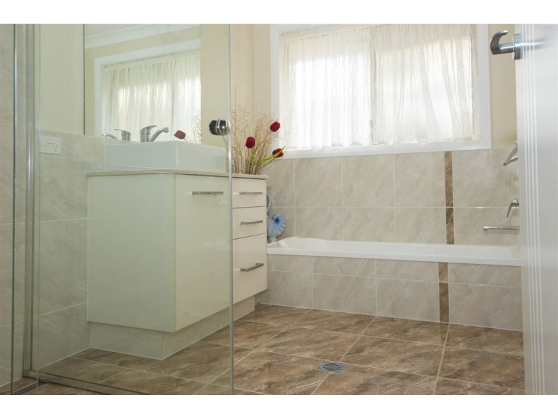 8 Madden Place, Cumbalum NSW 2478