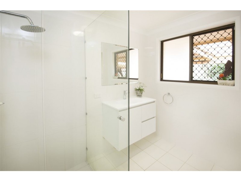 2 Sandstone Crescent, Lennox Head NSW 2478