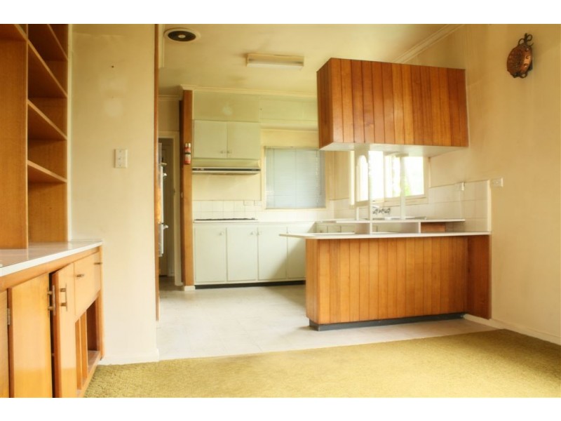 13 Packham Crescent, Glen Waverley VIC 3150