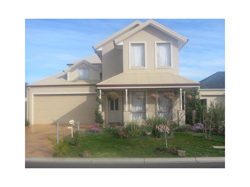 2 Kahan Close, Caroline Springs VIC 3023