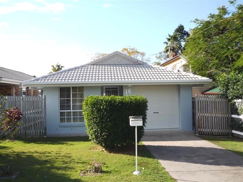 16 Akala Street, Camp Hill QLD 4152