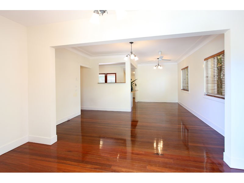 12 Greenmount Avenue, Holland Park QLD 4121