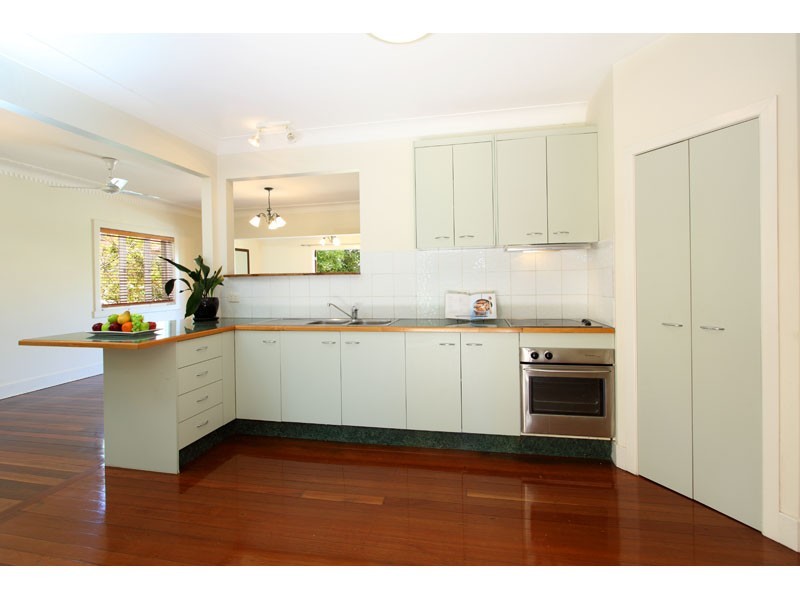 12 Greenmount Avenue, Holland Park QLD 4121