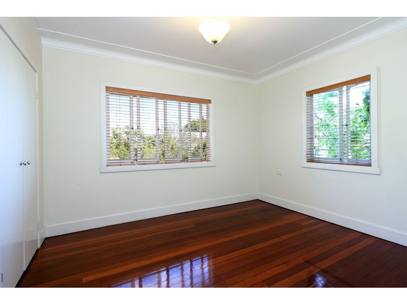 12 Greenmount Avenue, Holland Park QLD 4121