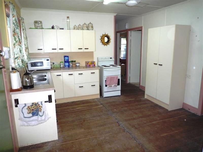 9 Tranters Avenue, Camp Hill QLD 4152