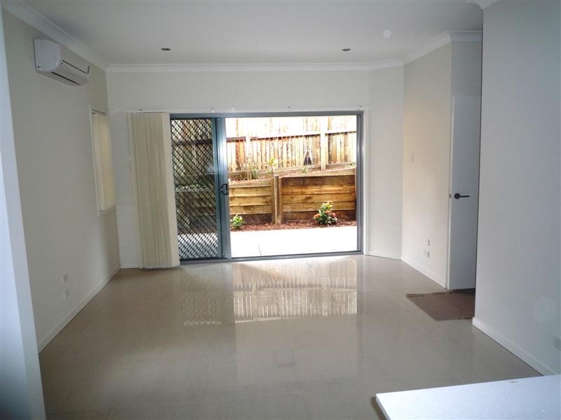 6 Embie Street, Holland Park West QLD 4121