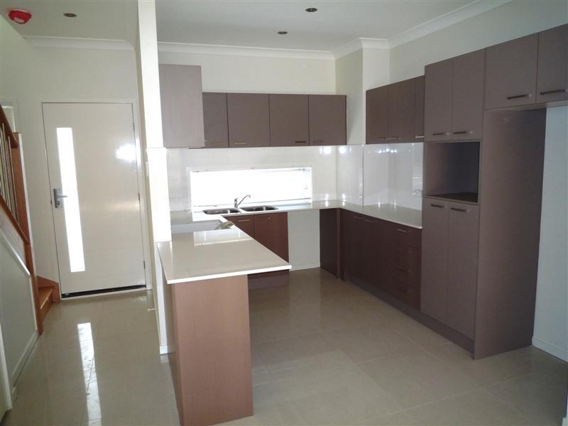 6 Embie Street, Holland Park West QLD 4121