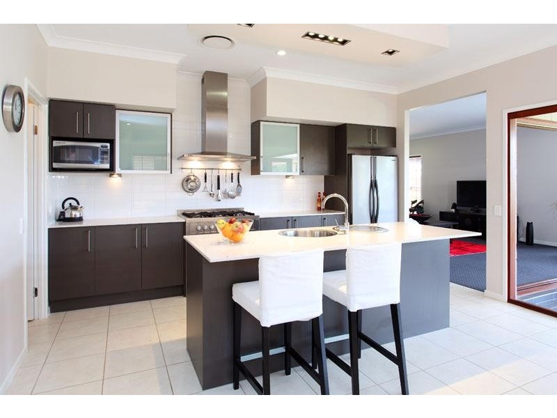 11 Lennox Close, Manly West QLD 4179