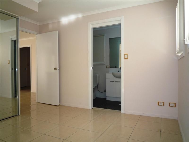 1/8 Cambridge Street, Carina Heights QLD 4152