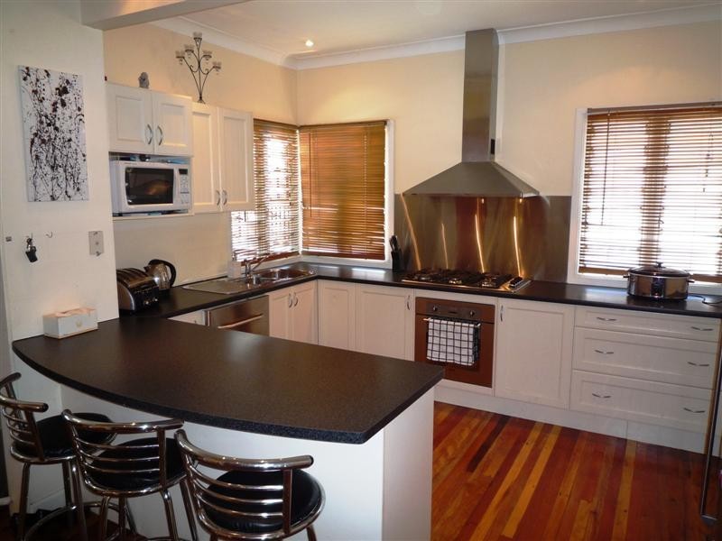 20 Long Street, Camp Hill QLD 4152