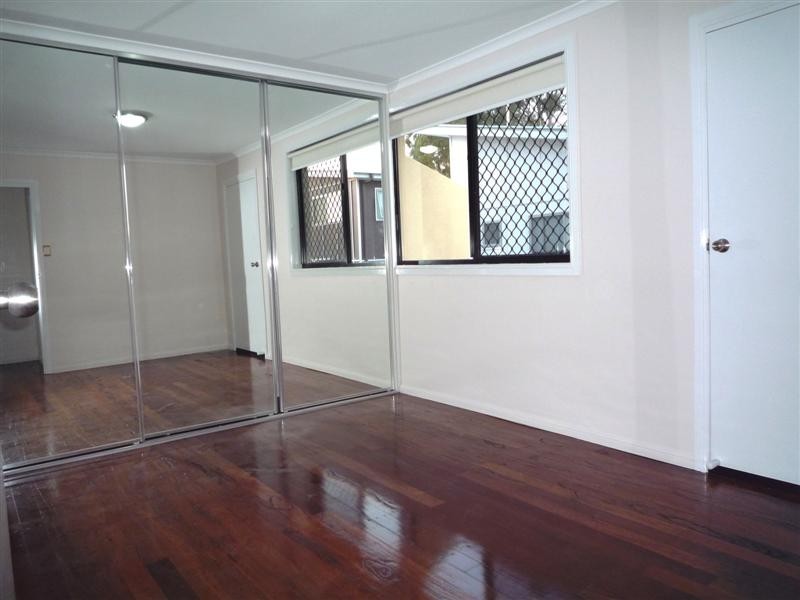 2/8 Cambridge Street, Carina Heights QLD 4152