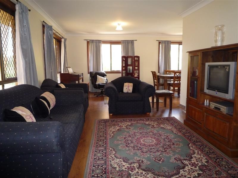 27 Boynedale Street, Carindale QLD 4152