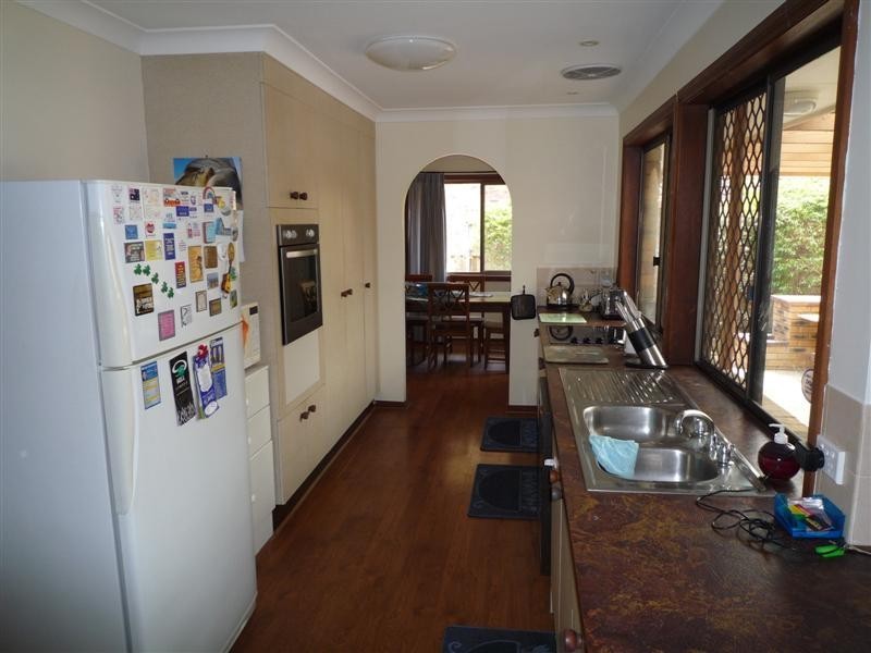 27 Boynedale Street, Carindale QLD 4152