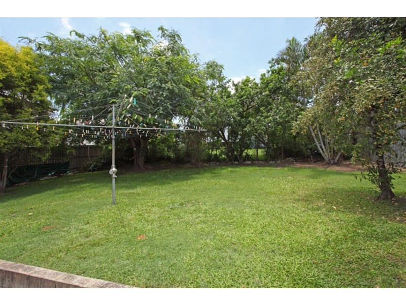 77 Martha Street, Camp Hill QLD 4152