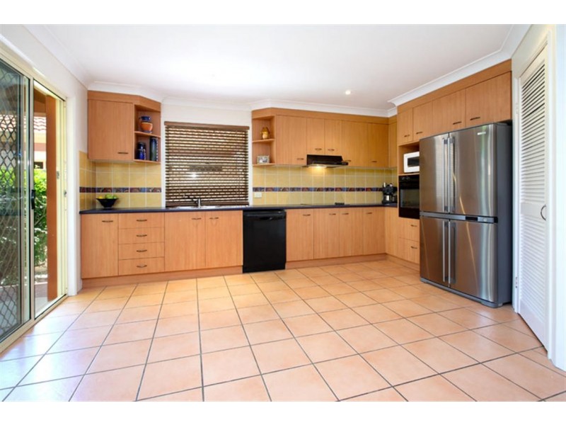 7 Sorrento Close, Carindale QLD 4152