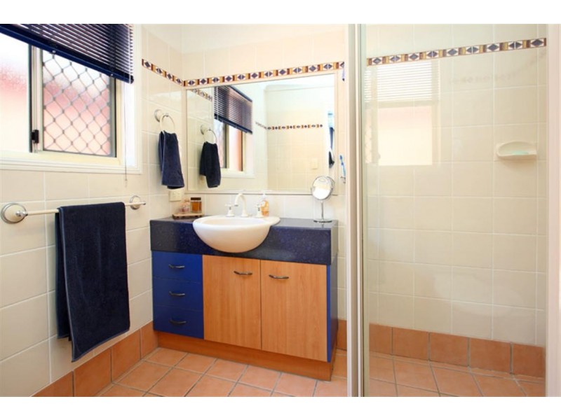 7 Sorrento Close, Carindale QLD 4152