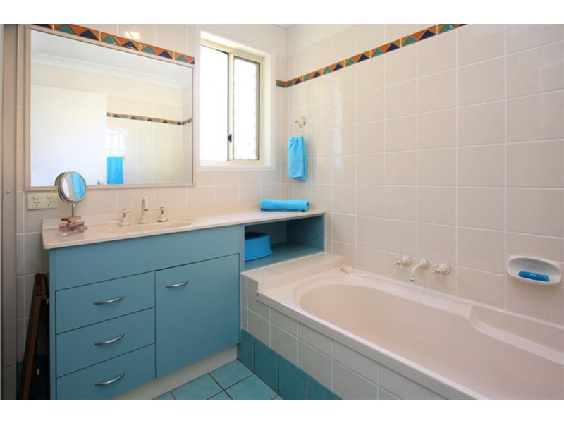 7 Sorrento Close, Carindale QLD 4152
