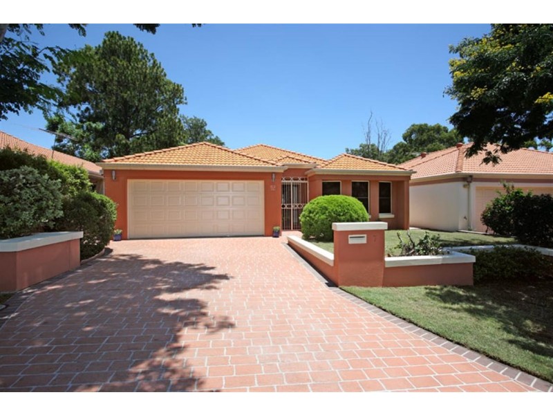 7 Sorrento Close, Carindale QLD 4152